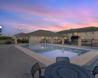 Best Western Timberridge Inn - Grove - Piscina