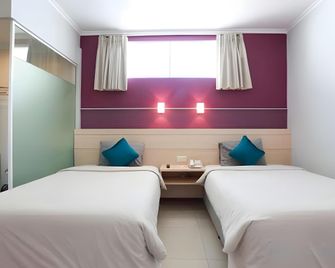Apita Express Hotel - Cirebon - Bedroom