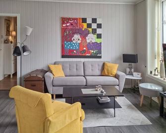1 Bedroom Gorgeous Apartment In Larvik - Larvik - Living room