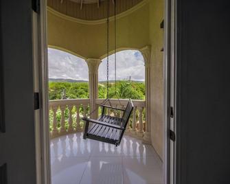 Summer Shades Villa at Legacy Townhouse - Montego Bay - Balcony
