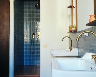 Les Chambres de la Relève - Marseille - Bathroom