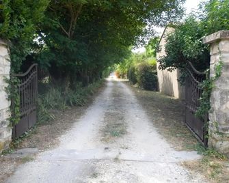 Le Gite Lou Jas - Eyragues - Vista esterna