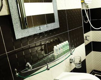 T-hotel JB - Johor Bahru - Bathroom