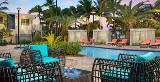 Fairfield Inn & Suites by Marriott Key West at The Keys Collection - Key West - Πισίνα
