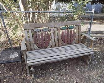 Cozy Studio - Durant - Patio