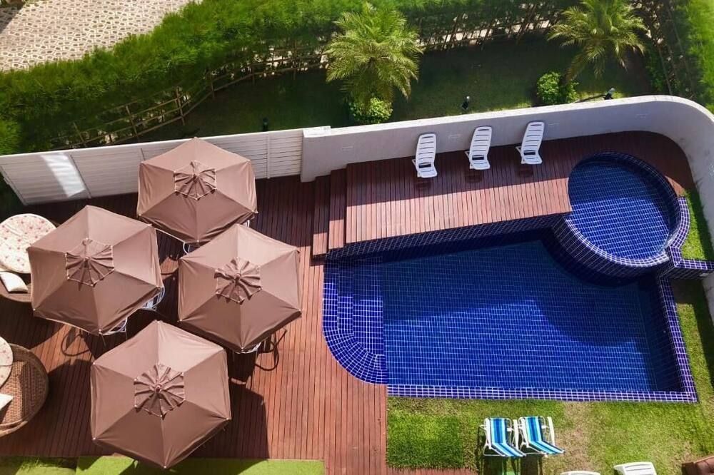 نورد إيزي كامبوينيا - كابيديلو - حوض السباحة