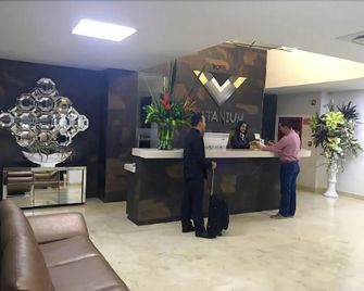 Hotel Titanium Plaza - Барранкабермея - Рецепція