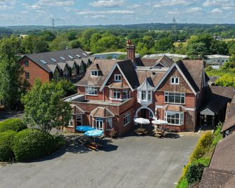 Hickstead Hotel - Haywards Heath - Gebouw