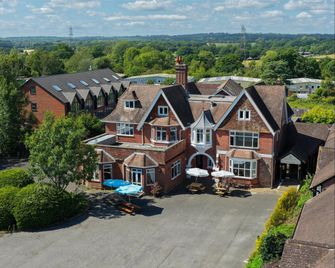 Hickstead Hotel - Haywards Heath - Gebouw