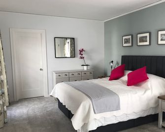 Stylish, pet friendly vintage gem on one of Santa Rosa's prettiest streets! - Santa Rosa - Chambre
