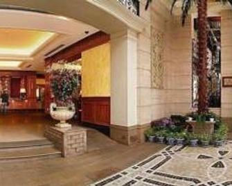 Juna Hubin Hotel - Wuxi - Lobby