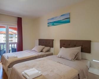 Hotel Livadic - Liznjan - Bedroom