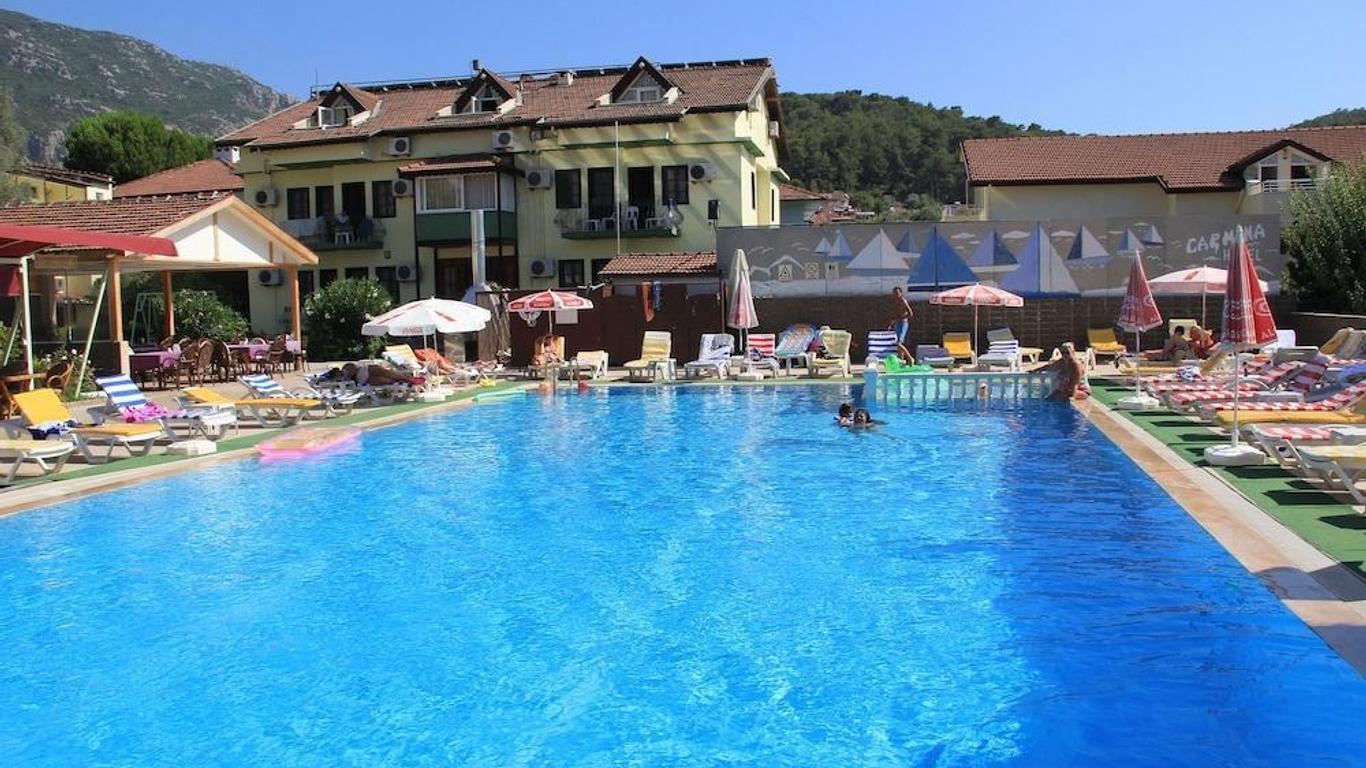Carmina Hotel