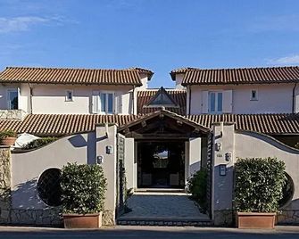 Hotel Villa Smeraldo - Orbetello - Building