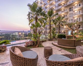 Oakwood Residence Cikarang - Cikarang - Balkón