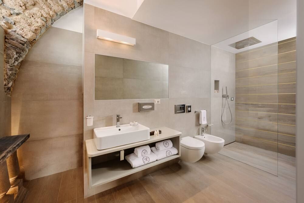 Hotel Royal Victoria, by R Collection Hotels - וארנה