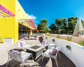 The Monarch - Scottsdale - Patio