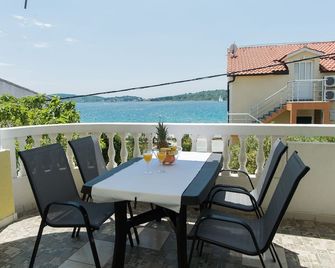 Lagom - Vodice - Apartment A3- Olivine - Vodice - Balkon