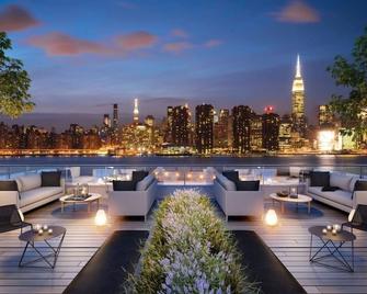 Luxury Living in Greenpoint: 2 BR with Manhattan Rooftop View - Brooklyn - Patio