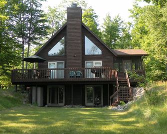 Beautiful Wisconsin Lakefront Rental - Park Falls - Edificio