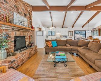 Pine Hills Cabin in Julian - Julian - Sala de estar