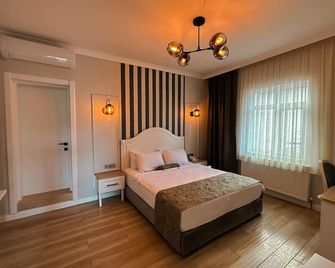 Beyaz Ev Hotel & Restaurant - Sinop - Bedroom