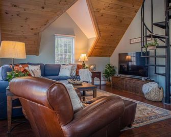 Nestled on the edge of the woods near Mount Monadnock - Jaffrey - Sala de estar