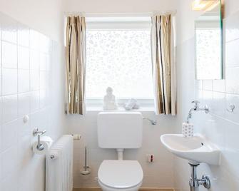 Modern, comfortable 4-star apartment for 2 people in Krün - Krün - Bathroom