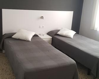 Hostal Can Joanet - Cambrils - Schlafzimmer