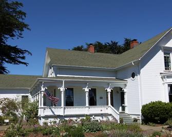 Joshua Grindle Inn - Mendocino - Building
