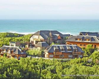 Myoli Beach Lodge - A Piece Of Heaven - Sedgefield - Building