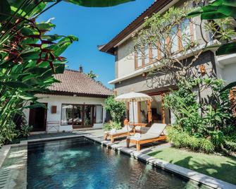 Desa Swan Villas & Spa, Keramas - Gianyar - Pool