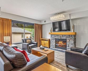 Gateway to the Rockies! Spacious 3bdrm Suite Canmore/Banff mountain view - Dead Man's Flats - Sala de estar