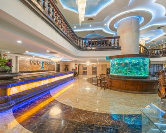 V-Hotel Da Nang Beach - Da Nang - Lobby