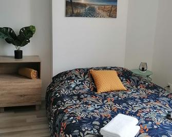 La Vague Bleue, centre ville - Tonneins - Chambre
