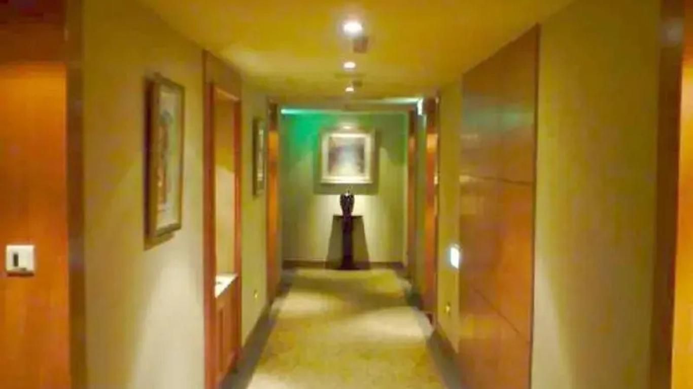 Elegance Hotel (Daan)