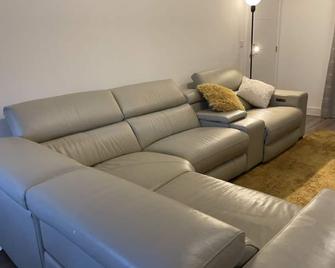 Cosy stylish room in Newport - Newport - Living room