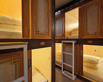 82 Capsule Hotel - Seoul