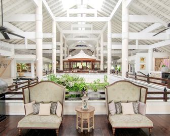 Thavorn Palm Beach Resort Phuket (Sha Plus+) - קארון - לובי