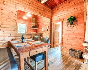 Traditional chalet with garden near Malmedy and Hautes Fagnes - Malmedy - Essbereich