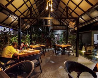 Ideal Ayurvedic Resort Kovalam - טריבאנדרום - מסעדה