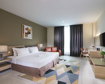 One Pacific Hotel & Serviced Apartments - ג'ורג' טאון - דלפק קבלה