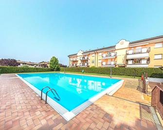 Le Primule F6 con piscina by Wonderful Italy - Sirmione - Piscine