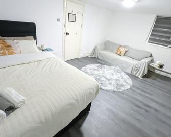 The Ruby Haven, Didsbury - 15mins to Manchester Airport - Opp The Christie's NHS - Sleeps 5 - Manchester - Schlafzimmer