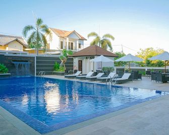 Sahid T-More Hotel - Kupang - Piscine
