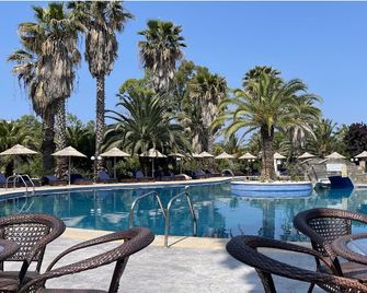 Palma Village - Skala Fourkas - Piscine
