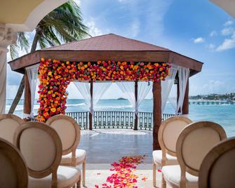 Wyndham Alltra Playa del Carmen Adults Only - פלאיה דל כרמן - שירותי מקום האירוח