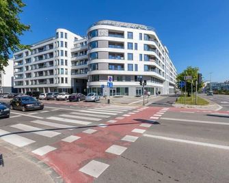 Obrońców Wybrzeża 6 | Beautiful Apartment | Balcony - Gdynia - Building