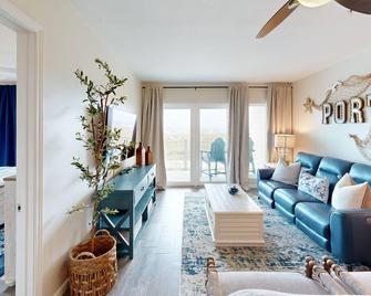 Shore Thang - Port Aransas - Living room