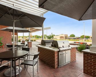 TownePlace Suites by Marriott Cedar Rapids Marion - Marion - Patio